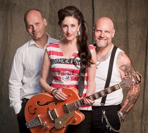 Live musik på Café Klint i Gudhjem Havn. Hver aften i højsæsonen.